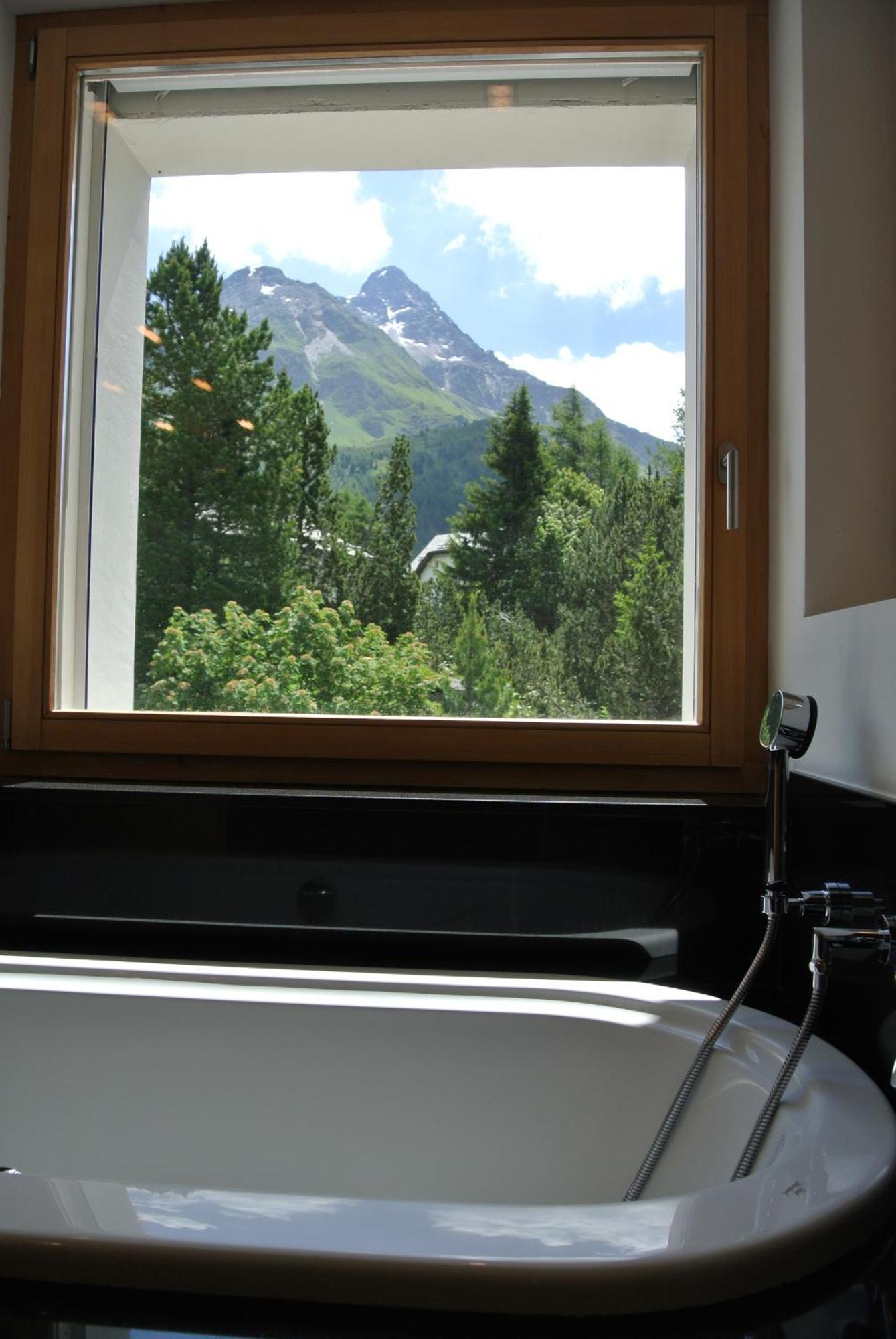 Chesa La Montanella - Ferienwohnung, Малоя Экстерьер фото